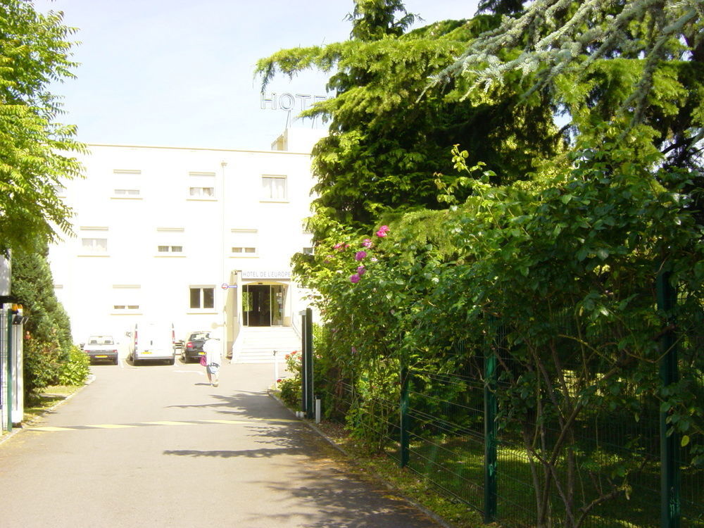 Hotel De L'Europe Pierre-Bénite Exterior photo